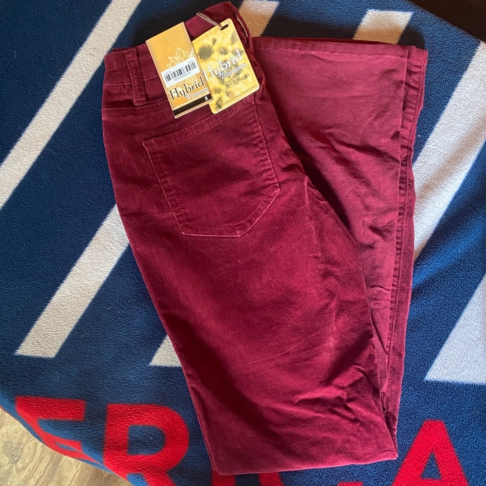 Hybrid & Company Women's Boot Cut Jeans - Burgundy